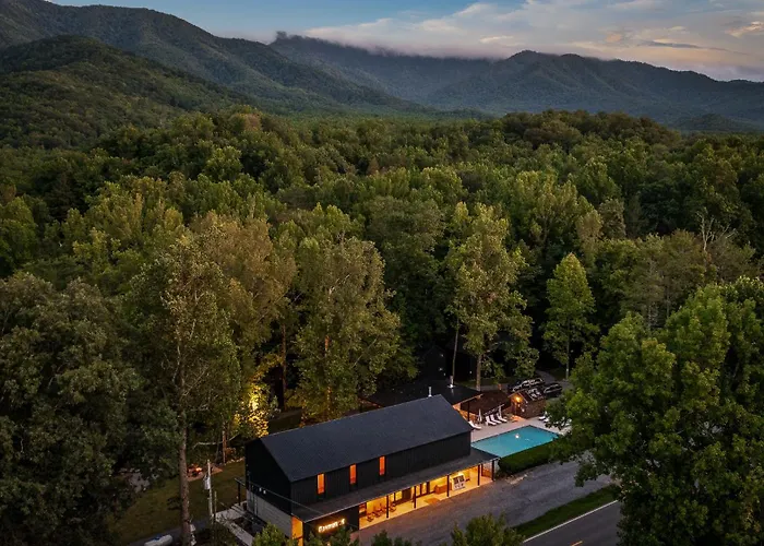 Roamstead Smoky Mountains